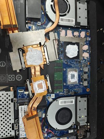 Gaming laptop with the CPU and GPU repasted and the thermal pads replaced